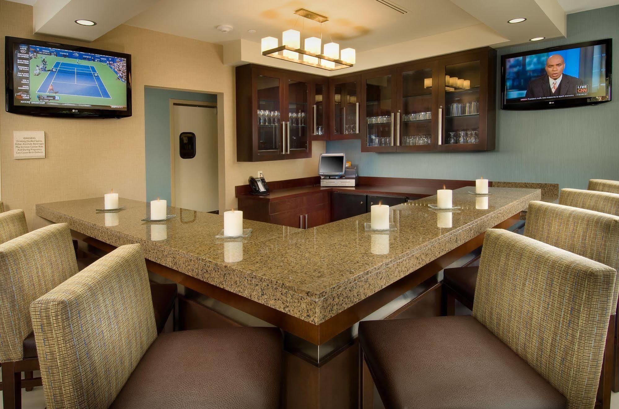 Hilton Garden Inn Silver Spring White Oak Restoran gambar
